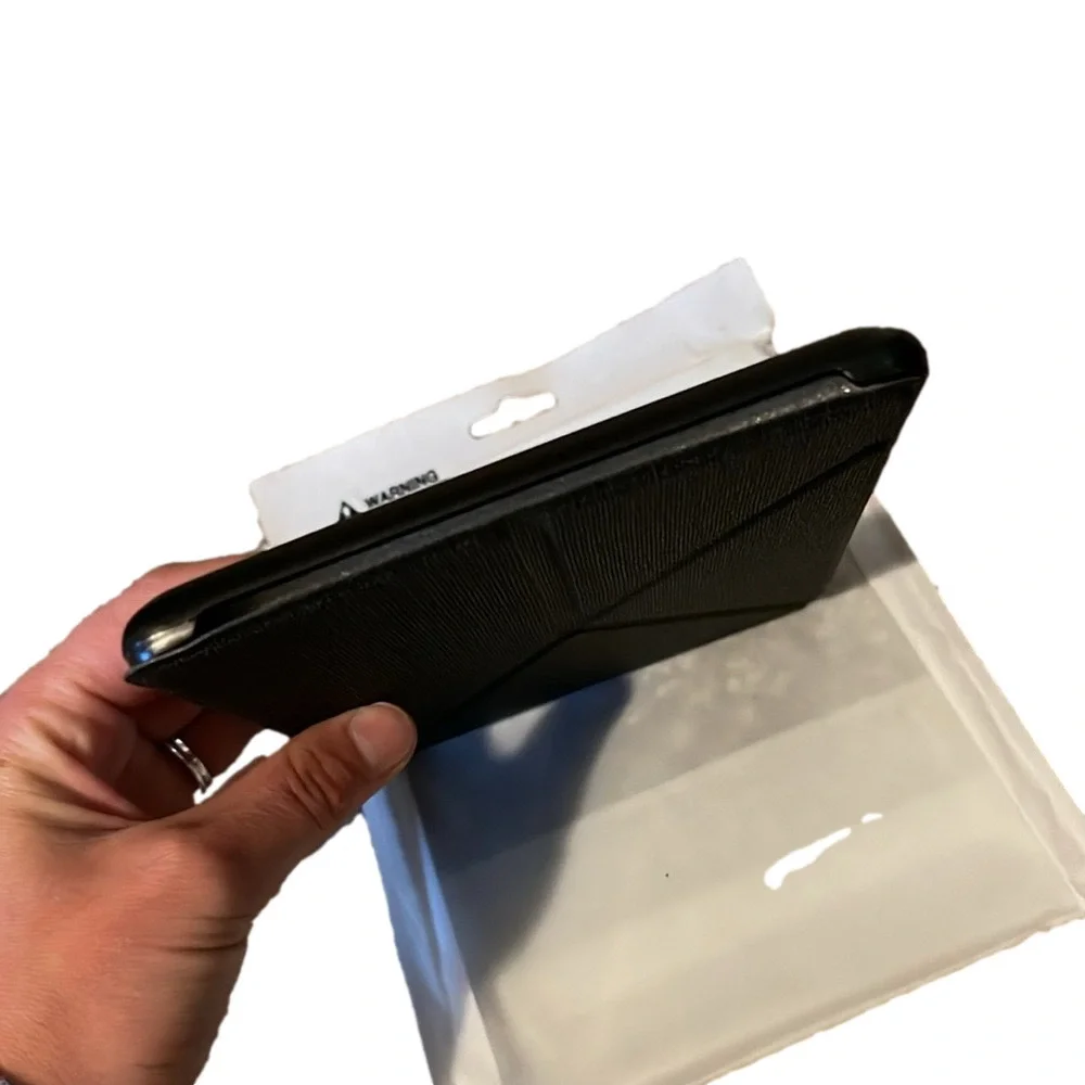 NWT Black Case for Kindle Paperwhite 7”